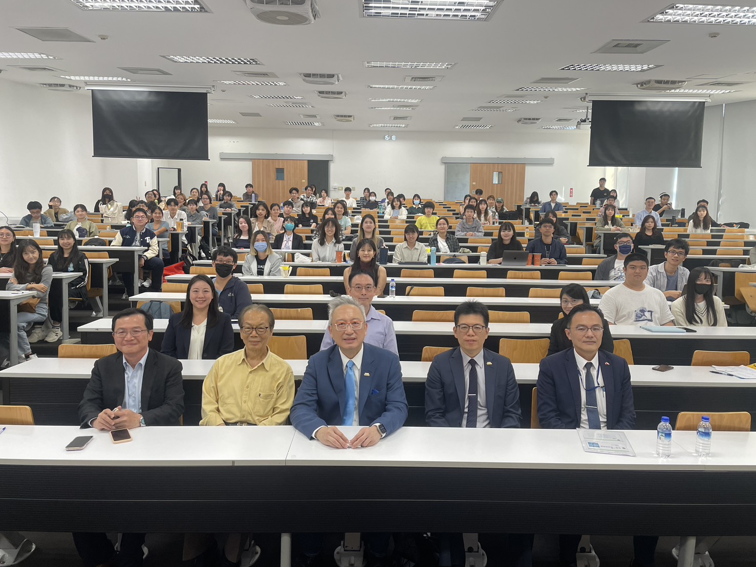 國立臺灣大學政治學系:首頁